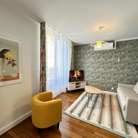 Reims - Place Du Forum Spacieux T2 Au Centre-Ville Apartmán