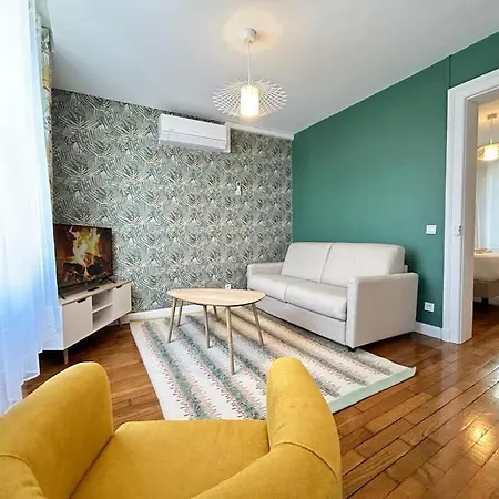 - Place Du Forum Spacieux T2 Au Centre-ville Apartamento Reims